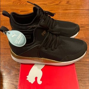 Puma sneakers black and gold size 7,5 NWT